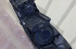 Фара ксенон левая для Skoda Octavia 2008 года на фотографиях