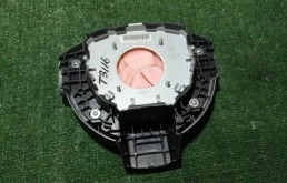 Подушка безопасности водителя для Nissan X-Trail 2010 года на фотографиях