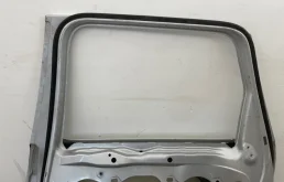 Дверь задняя правая для Volkswagen Touareg 2015 года на фотографиях