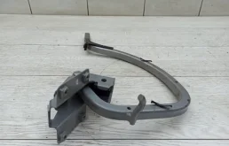 Петля багажника левая для Volkswagen Polo 2011 года на фотографиях