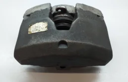 Суппорт передний левый для Audi A6 2015 года на фотографиях