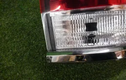 Фонарь правый для Toyota Land Cruiser 2015 года на фотографиях