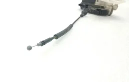 Уплотнитель передней правой двери для Kia Ceed 2007 года на фотографиях