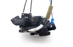 Замок передней левой двери для Nissan X-Trail 2012 года на фотографиях