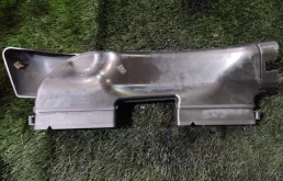 Воздухозаборник для BMW 3er 2006 года на фотографиях