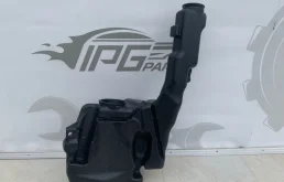 Бачок стеклоомывателя передний для Mercedes-Benz C class 2014 года на фотографиях