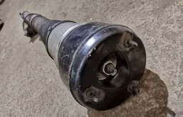 Стойка кузова задняя правая для Mercedes-Benz S class на фотографиях