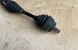 Привод передний правый для Volvo XC70 2005 года на фотографиях