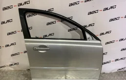 Дверь передняя правая для Volvo S40 1996 года на фотографиях