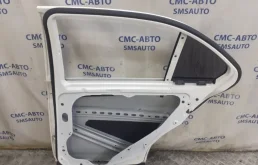 Дверь задняя правая для Mercedes-Benz C class 2010 года на фотографиях