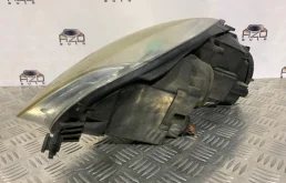 Фара левая для Volkswagen Jetta 2009 года на фотографиях