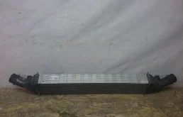 Радиатор интеркулера для Audi A4 2007 года на фотографиях