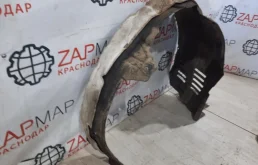 Подкрылок передний левый для Toyota RAV4 2018 года на фотографиях