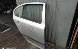 Дверь задняя правая для Skoda Octavia 2012 года на фотографиях