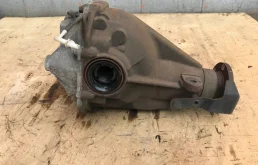 Редуктор заднего моста для Mitsubishi Pajero 2010 года на фотографиях