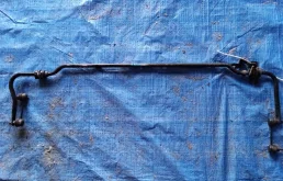 Стабилизатор поперечной устойчивости задний для Nissan X-Trail 2010 года на фотографиях