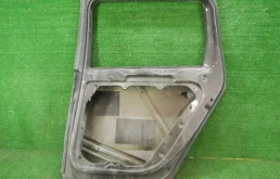 Дверь задняя правая для Volkswagen Passat 2012 года на фотографиях