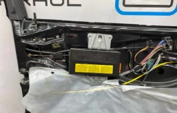 Дверь передняя левая для Mercedes-Benz C class 1996 года на фотографиях