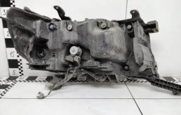 Фонарь левый для Toyota Land Cruiser 2013 года на фотографиях