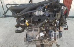 Двигатель без навесного для Opel Astra 2018 года на фотографиях