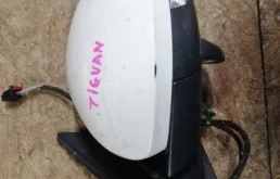 Стекла и зеркала для Volkswagen Tiguan 2010 года на фотографиях