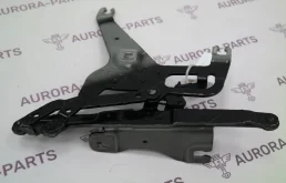 Петля капота левая для BMW X5 на фотографиях