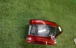 Фонарь внешний правый для Nissan Qashqai 2022 года на фотографиях