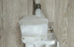 Бачок стеклоомывателя передний для Volkswagen Jetta 2018 года на фотографиях