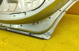 Дверь передняя левая для Mercedes-Benz C class 2001 года на фотографиях