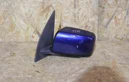 Стекла и зеркала для Nissan X-Trail 2006 года на фотографиях