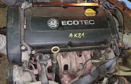 Двигатель без навесного для Opel Astra 2015 года на фотографиях