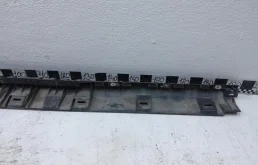 Накладка порога левая для Renault Duster 2017 года на фотографиях