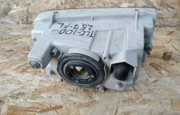 Фары для Toyota Land Cruiser 1999 года на фотографиях