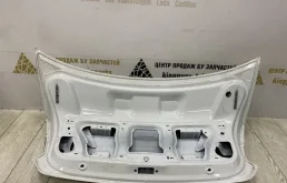 Замок багажника для Volkswagen Polo 2016 года на фотографиях