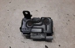 Фиксатор стойки капота для Mercedes-Benz GLK class на фотографиях