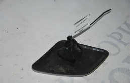 Крышка форсунки фароомывателя правая для Volvo XC90 2010 года на фотографиях