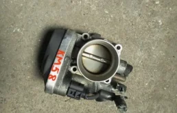Дроссельная заслонка для Skoda Octavia 2008 года на фотографиях