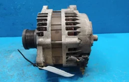 Генератор для Nissan X-Trail 2002 года на фотографиях