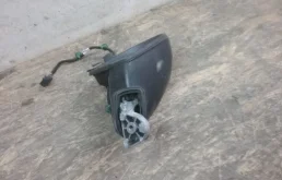 Стекла и зеркала для Volkswagen Passat 2019 года на фотографиях