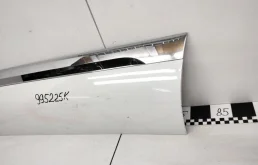 Накладка двери багажника для Volkswagen Touareg 2012 года на фотографиях