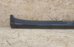 Накладка порога правая для Toyota Land Cruiser 2008 года на фотографиях