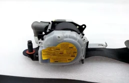 Ремень безопасности передний правый для Kia Rio 2014 года на фотографиях