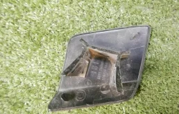 Крышка форсунки фароомывателя правая для BMW X5 на фотографиях