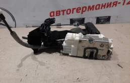 Уплотнитель передней правой двери для Mercedes-Benz M class на фотографиях