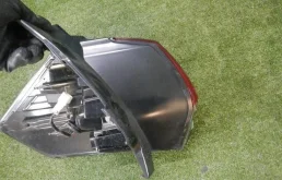 Фонарь внешний правый для Nissan X-Trail 2013 года на фотографиях