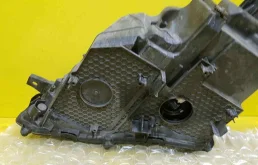 Фара правая для Lexus RX 2020 года на фотографиях