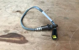 Лямбда-зонд (верхний) для Nissan Teana на фотографиях