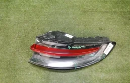 Фонарь внешний правый для Porsche Macan 2018 года на фотографиях