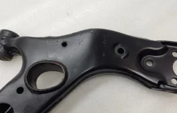 Рычаг передний левый нижний для Toyota RAV4 на фотографиях