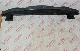 Усилитель переднего бампера для Volkswagen Tiguan 2008 года на фотографиях